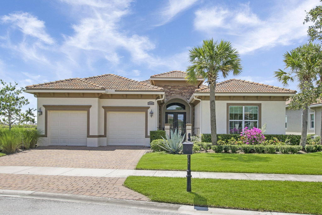 17001 Sw Sapri Way - Photo 0