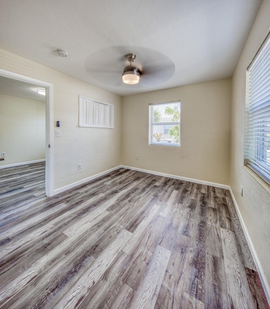 219 N E Street - Photo 13