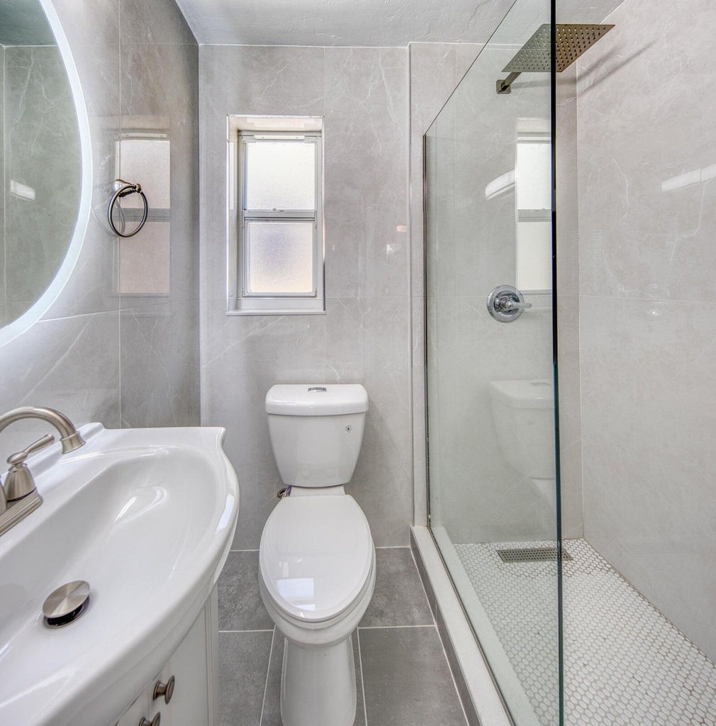 219 N E Street - Photo 18