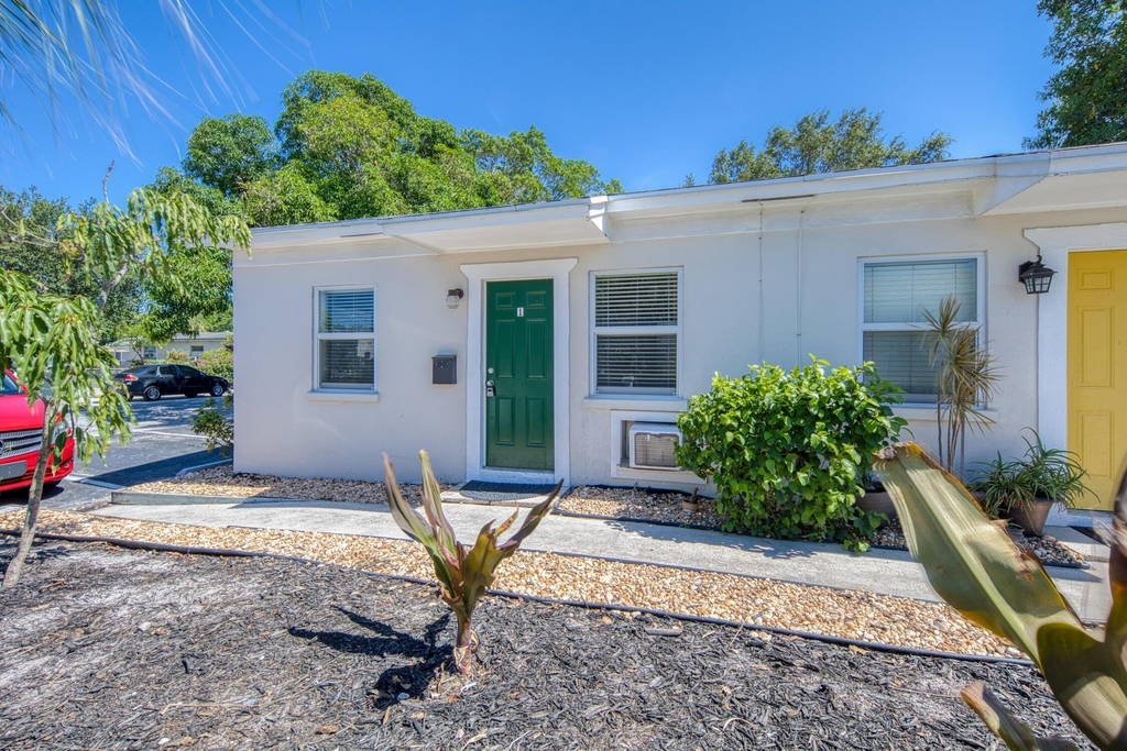 219 N E Street - Photo 19
