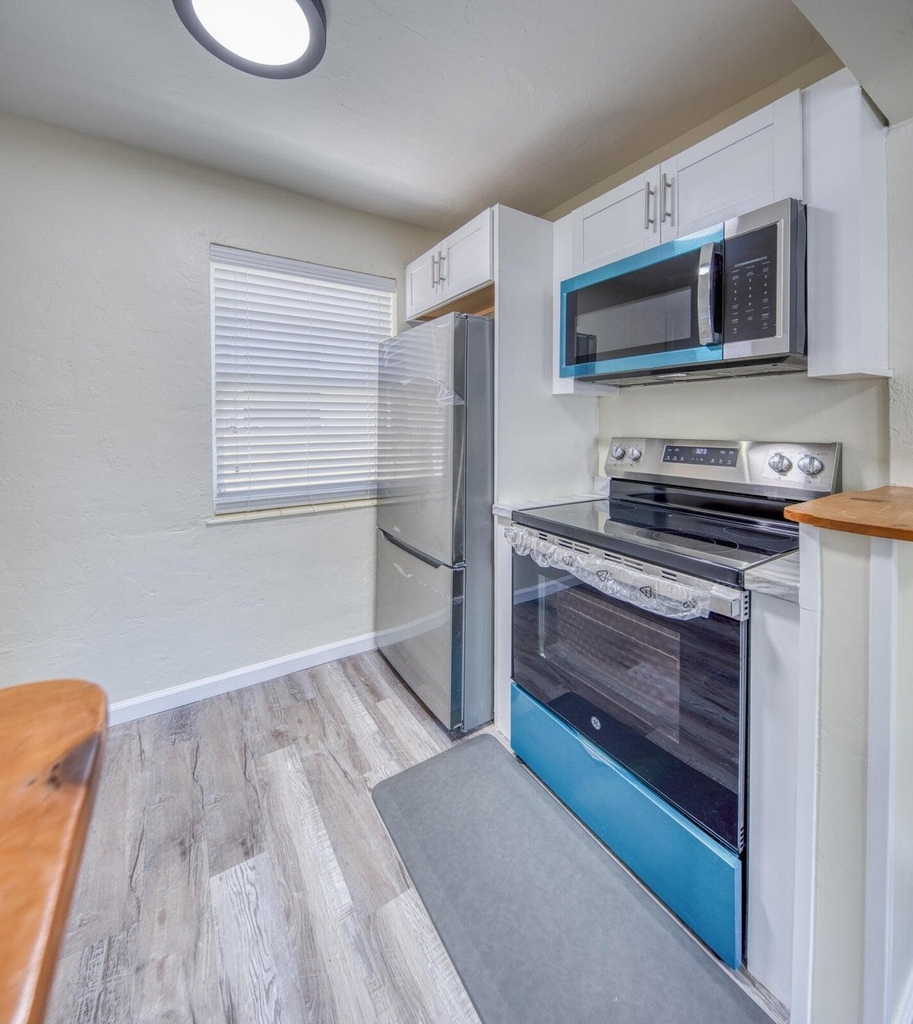 219 N E Street - Photo 7