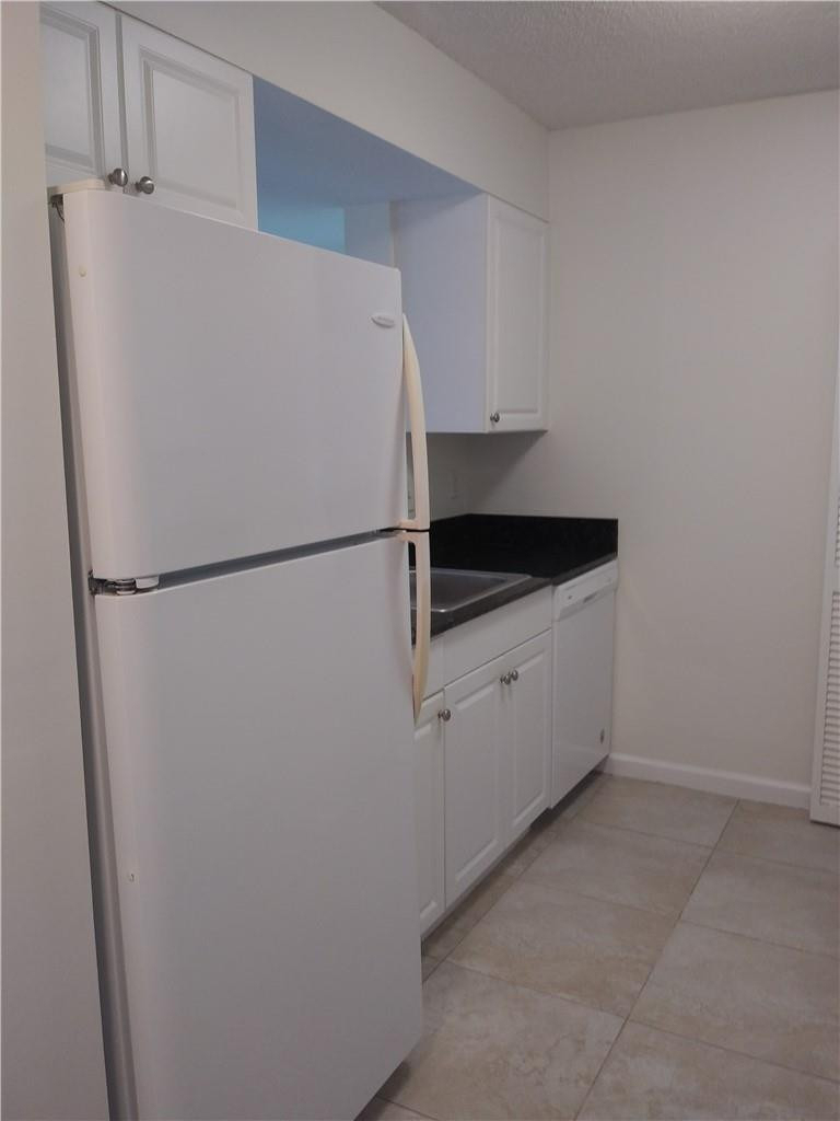1341 Se 3rd Avenue - Photo 3