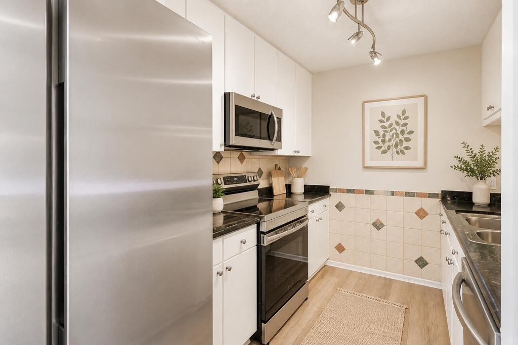 2229 22nd Way - Photo 4