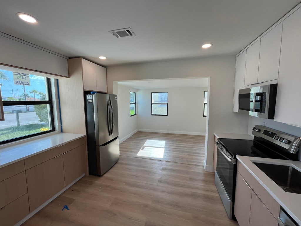 120 W 22nd Street - Photo 12