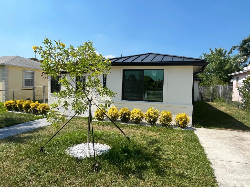 120 W 22nd Street - Photo 11