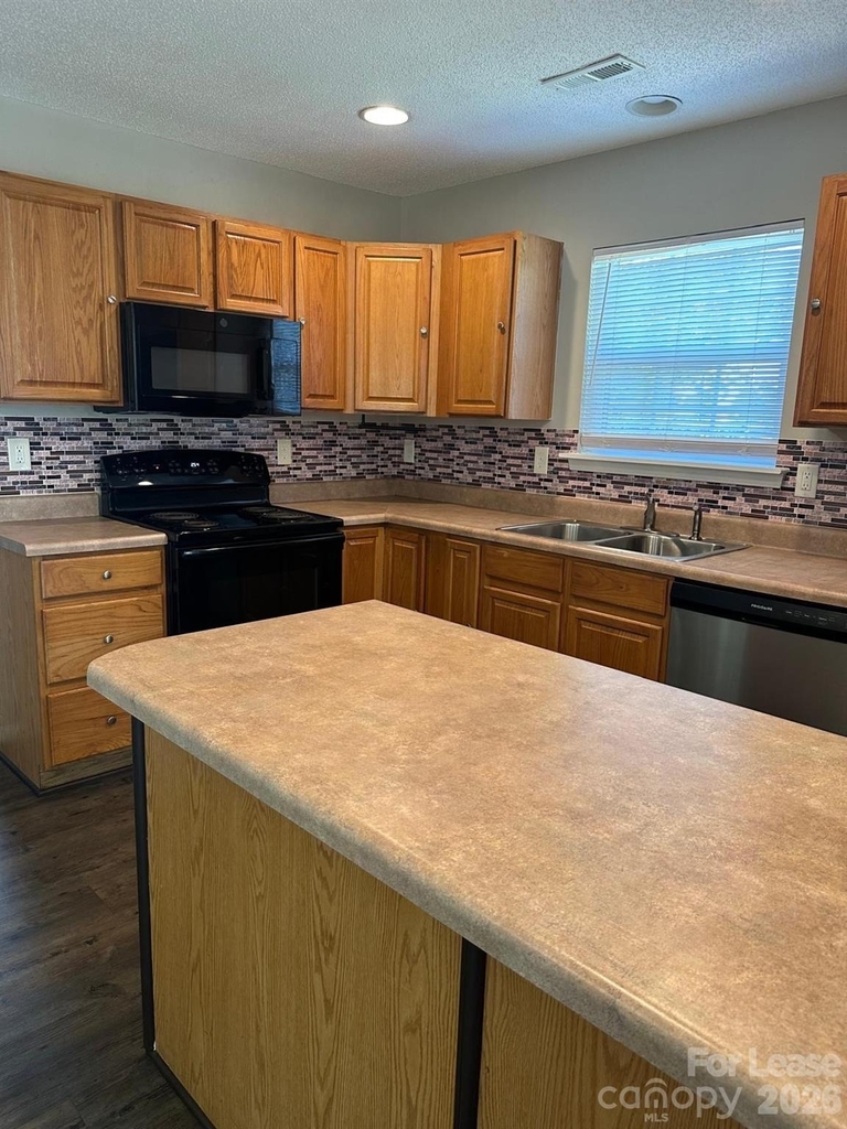 15105 Deshler Court - Photo 8