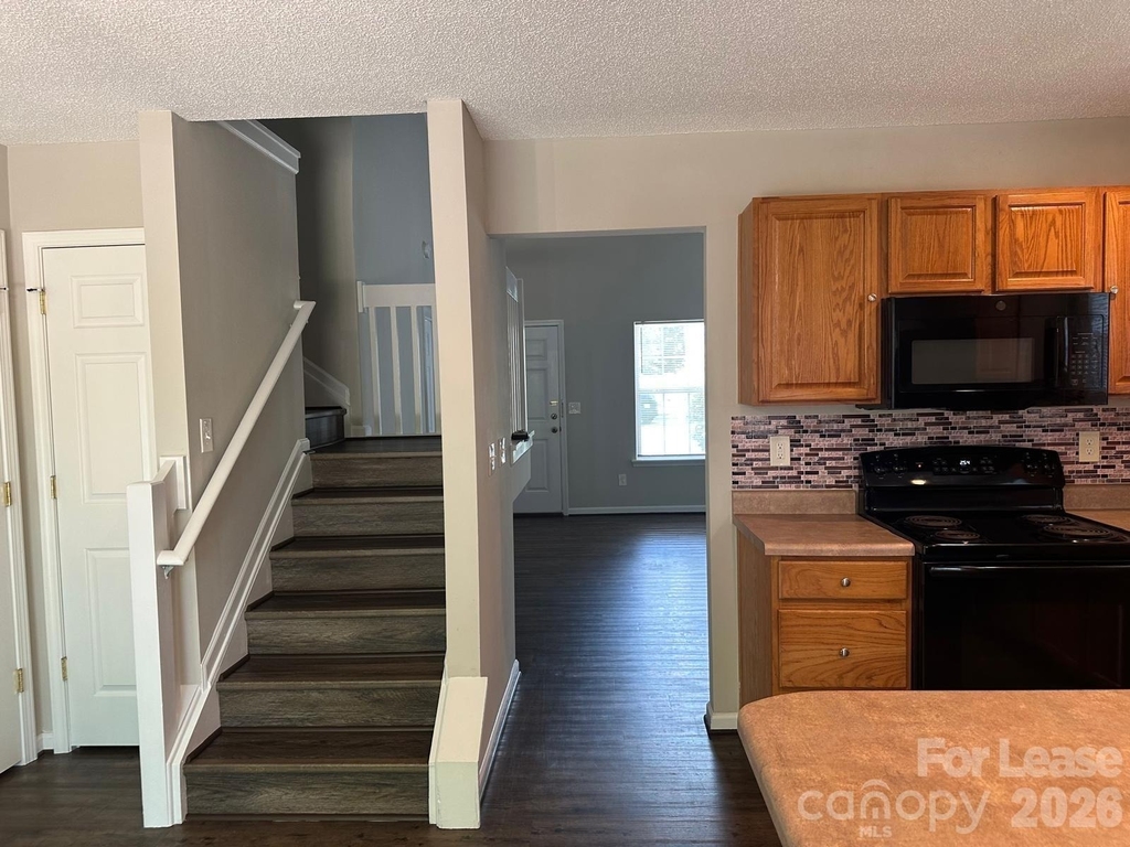 15105 Deshler Court - Photo 7
