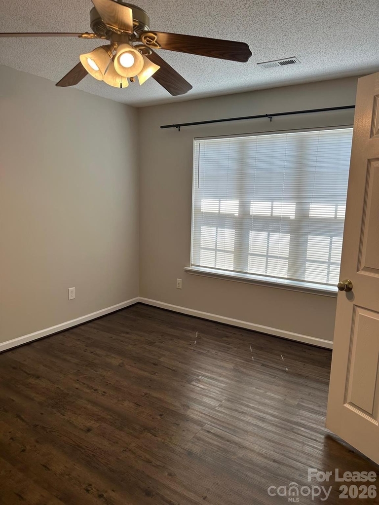 15105 Deshler Court - Photo 12