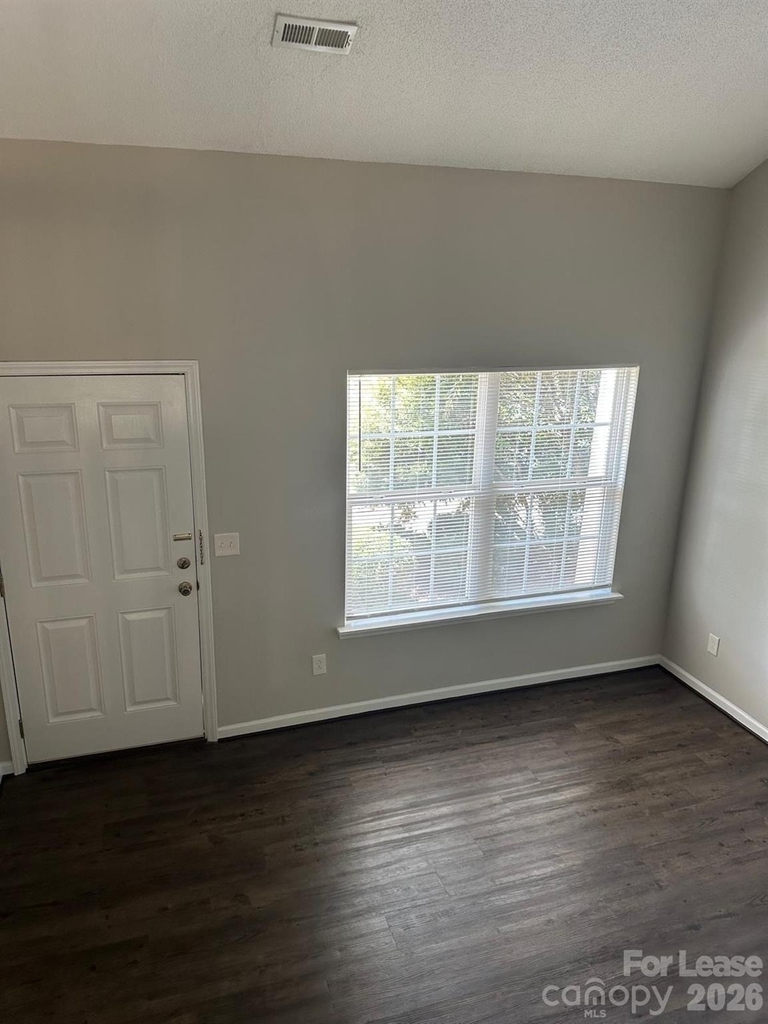 15105 Deshler Court - Photo 3