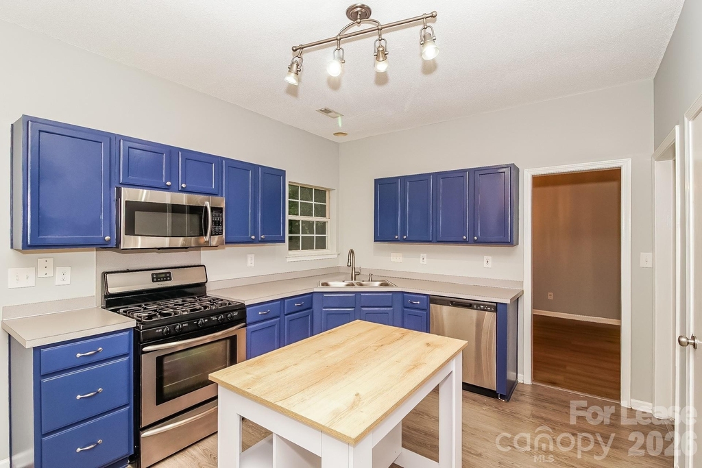 16125 Farmall Drive - Photo 7