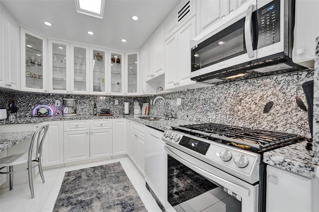 2030 S Ocean Drive - Photo 4