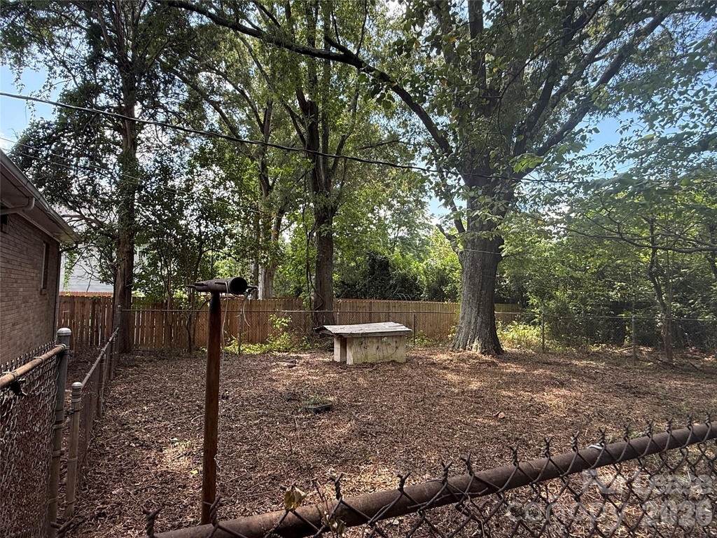 6009 Monteith Drive - Photo 11