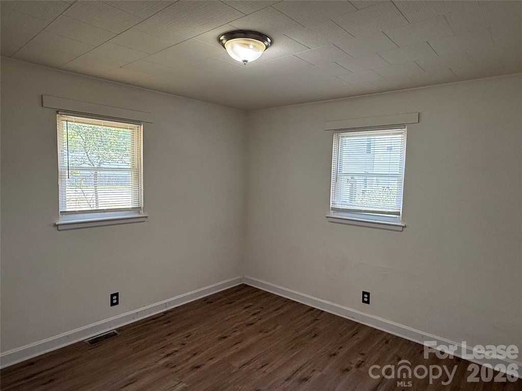 6009 Monteith Drive - Photo 3