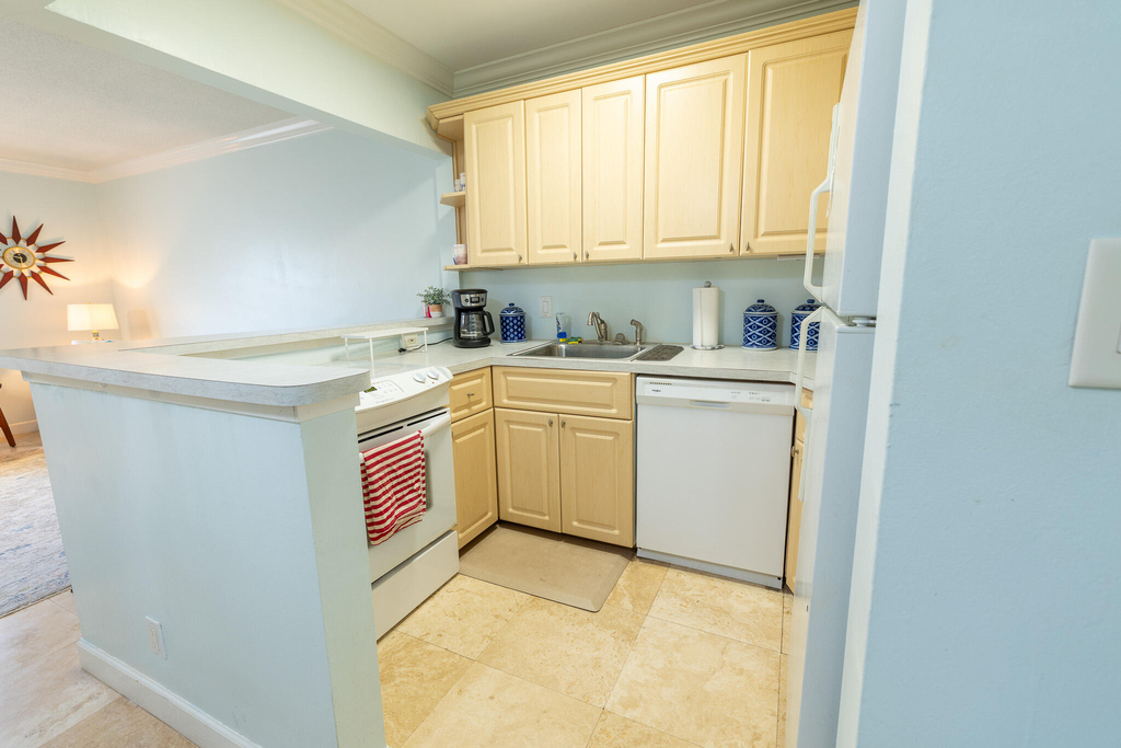 3215 Ne 15th Street - Photo 2