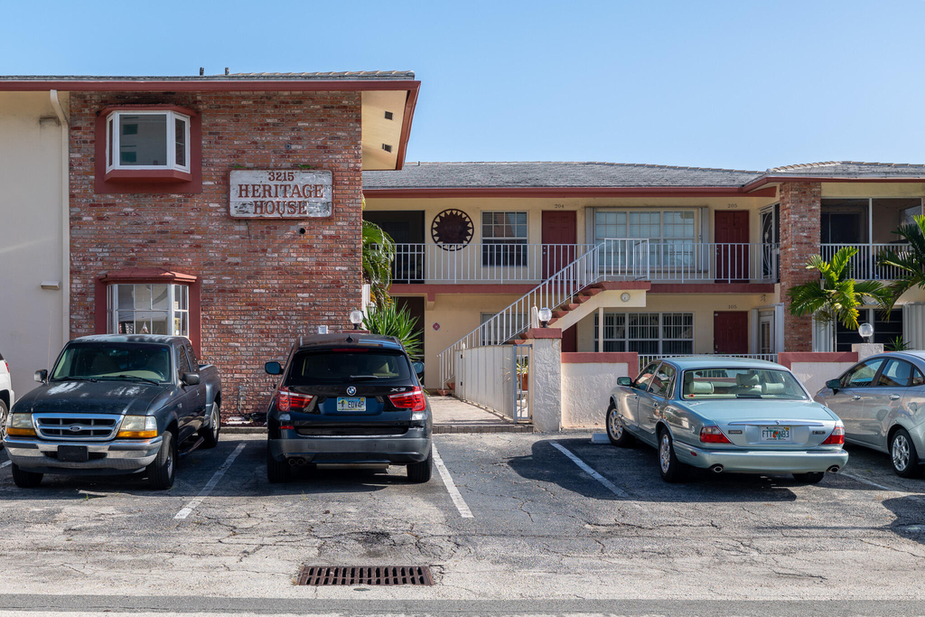 3215 Ne 15th Street - Photo 11