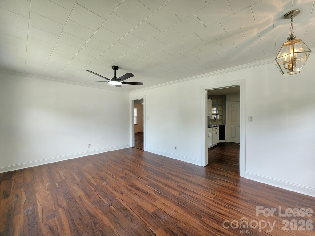 1208 N Juniper Avenue - Photo 1