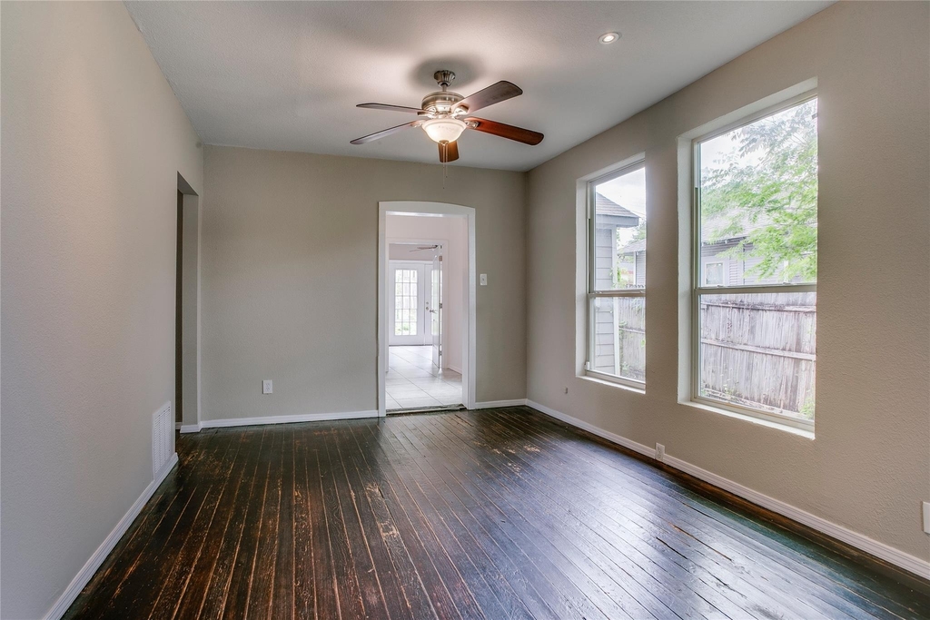 818 E Woodin Boulevard - Photo 9