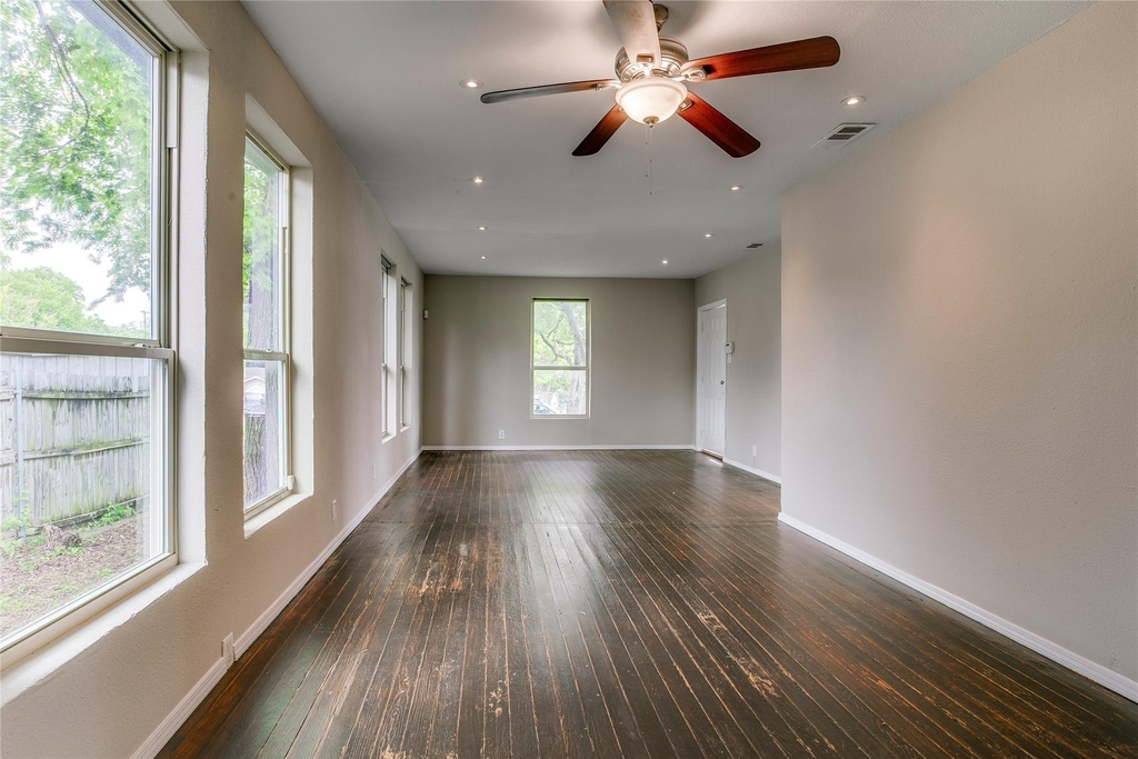 818 E Woodin Boulevard - Photo 8