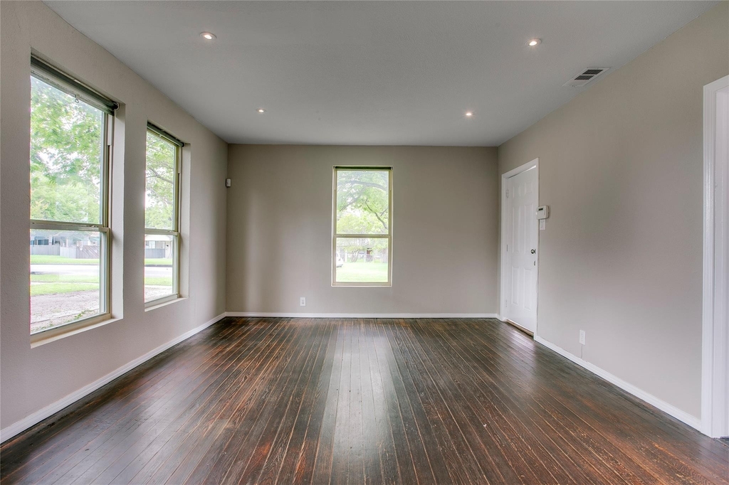 818 E Woodin Boulevard - Photo 7