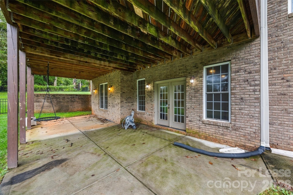 334 Stone Cliff Lane - Photo 34