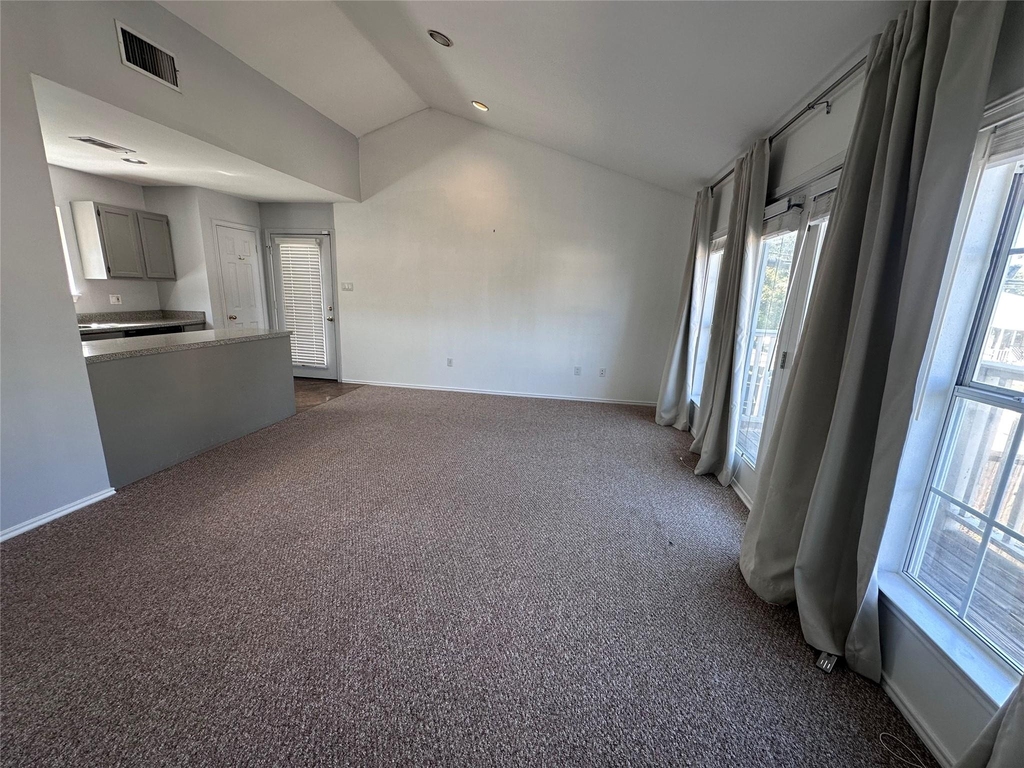 5355 Richard Avenue - Photo 3
