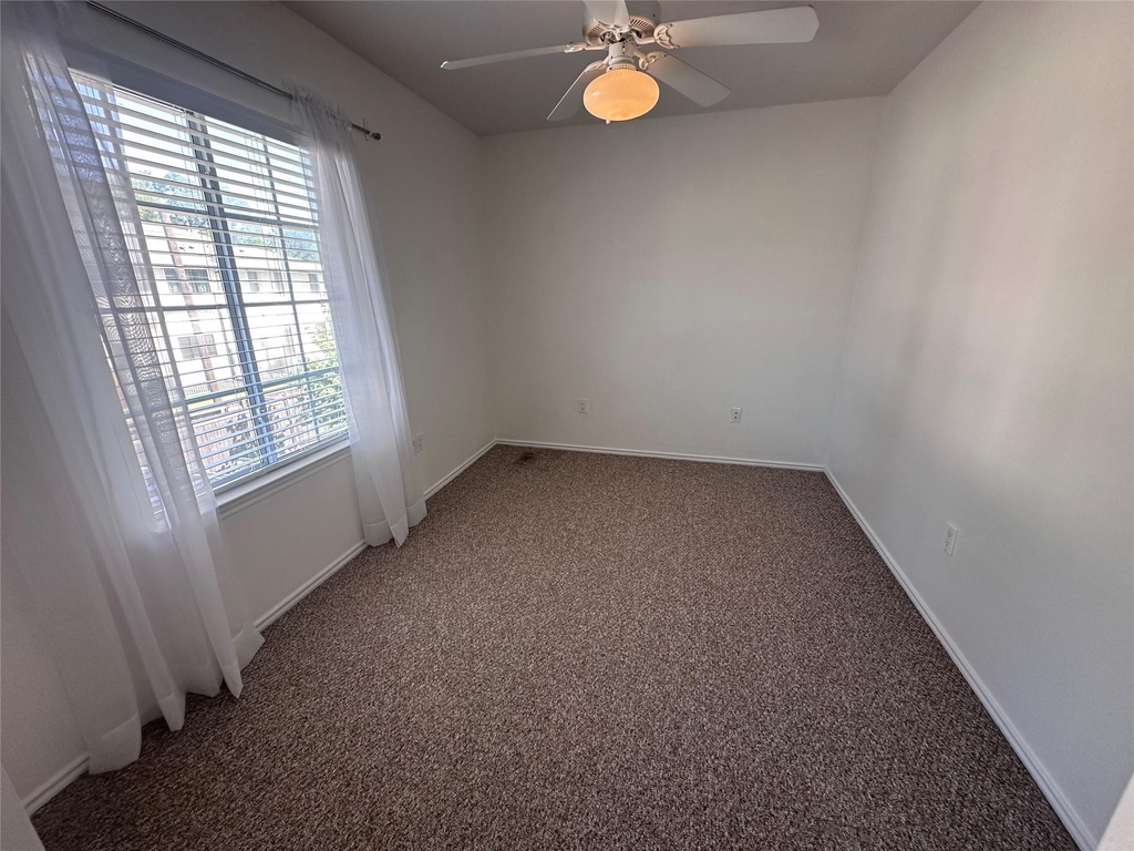 5355 Richard Avenue - Photo 9