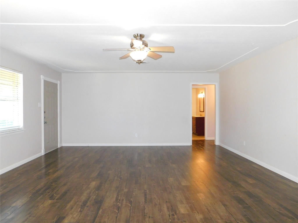 720 Chisholm Trail - Photo 4