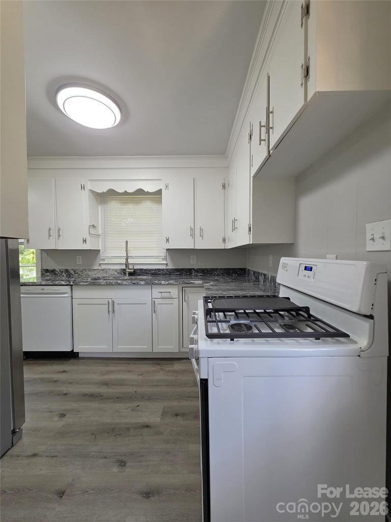 502 Cardinal Court - Photo 6