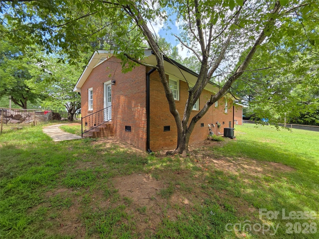 502 Cardinal Court - Photo 18