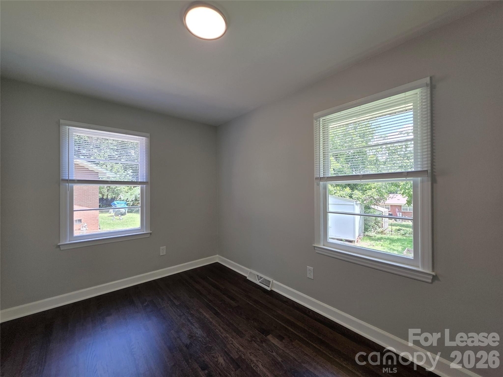 502 Cardinal Court - Photo 11