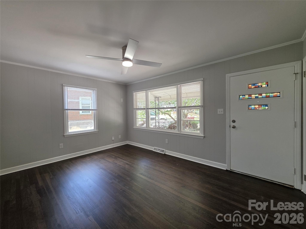 502 Cardinal Court - Photo 1