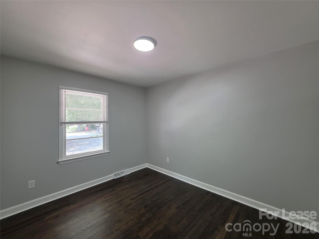 502 Cardinal Court - Photo 9