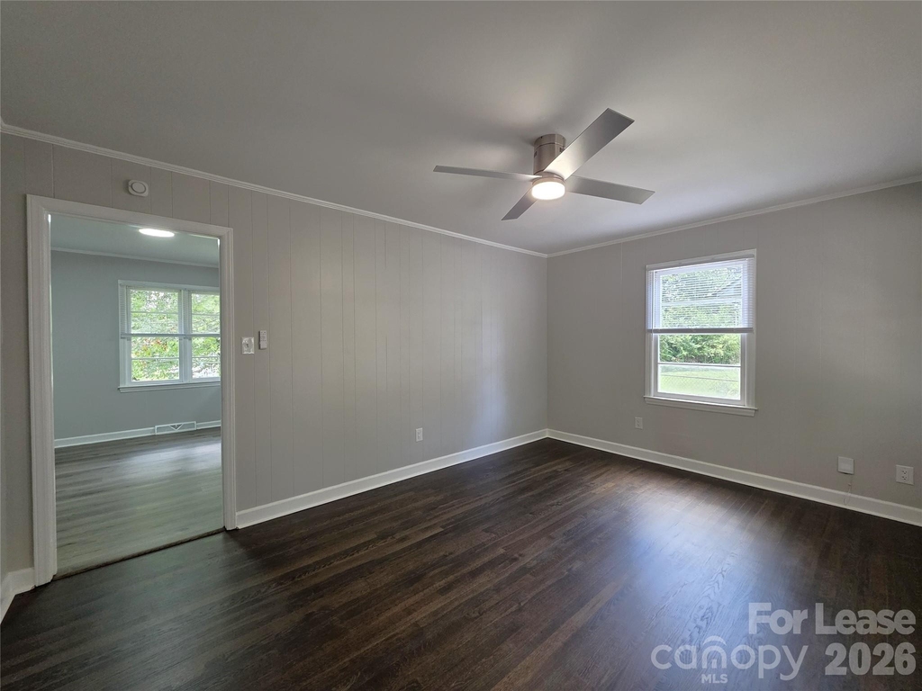 502 Cardinal Court - Photo 2