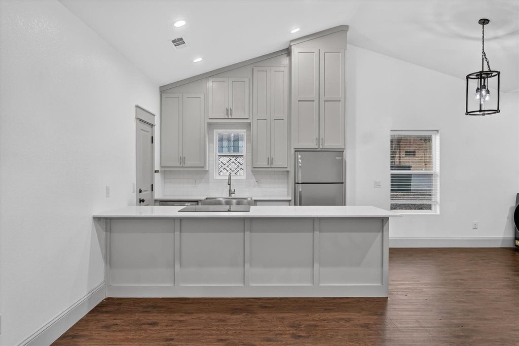 1216 W Nelson Street - Photo 4