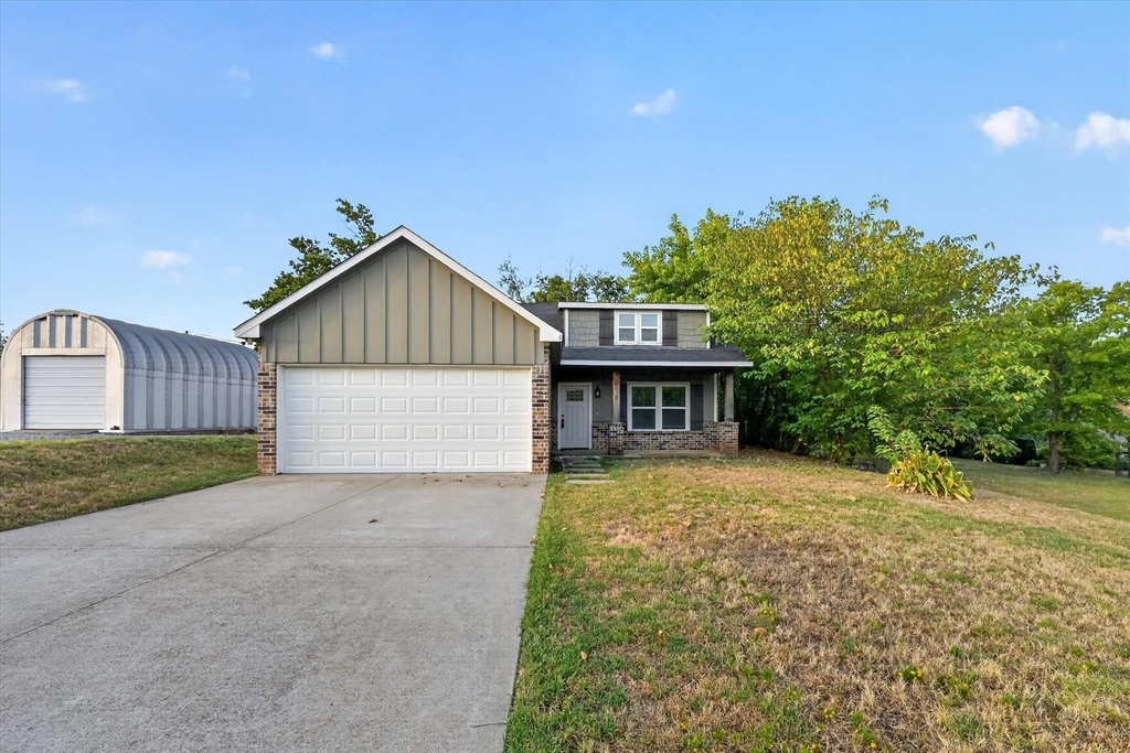 1216 W Nelson Street - Photo 0