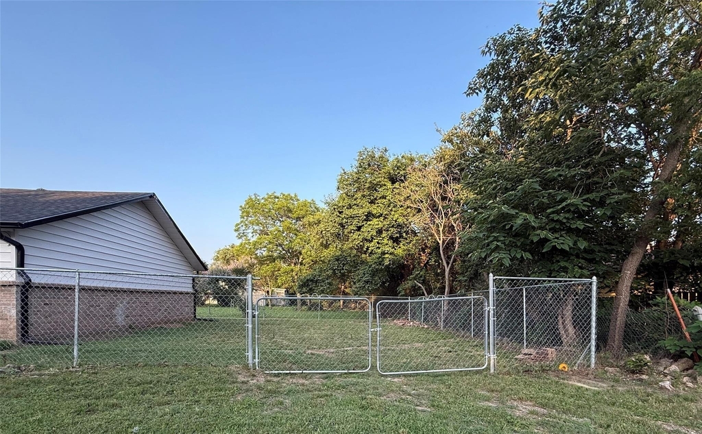 739 W Pine Street - Photo 10