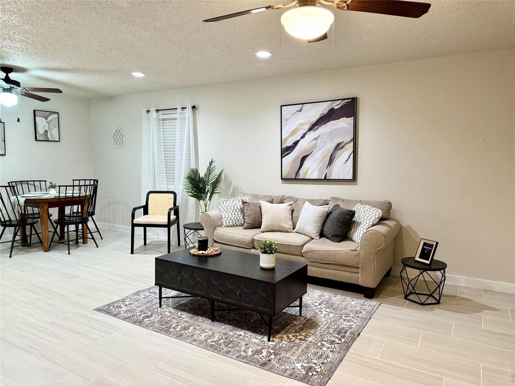 739 W Pine Street - Photo 3