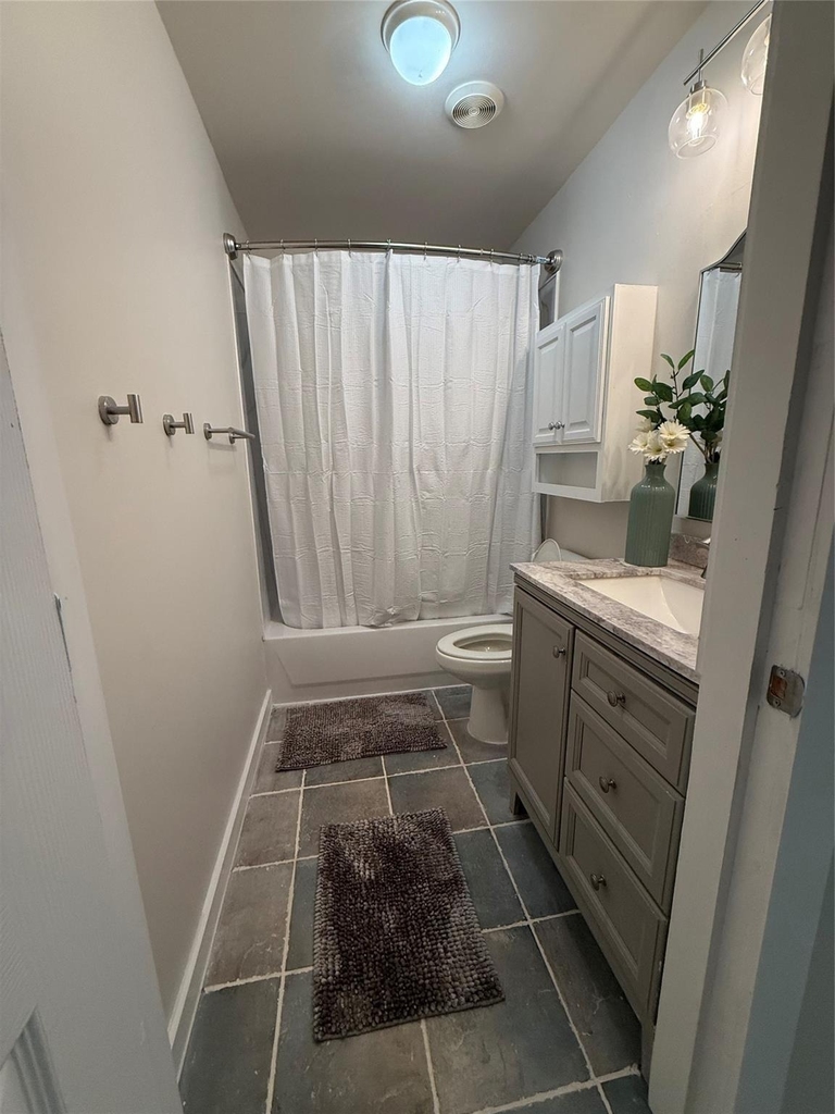 739 W Pine Street - Photo 5