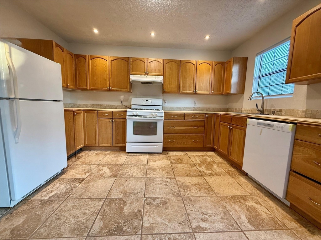 739 W Pine Street - Photo 9
