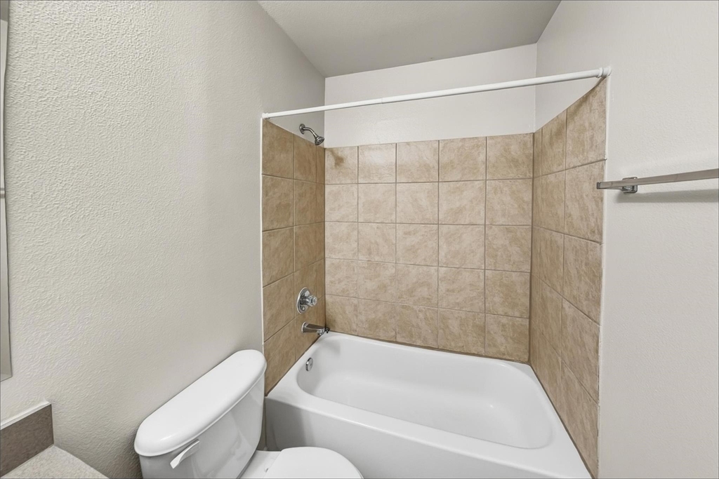 1709 Novella Court - Photo 20