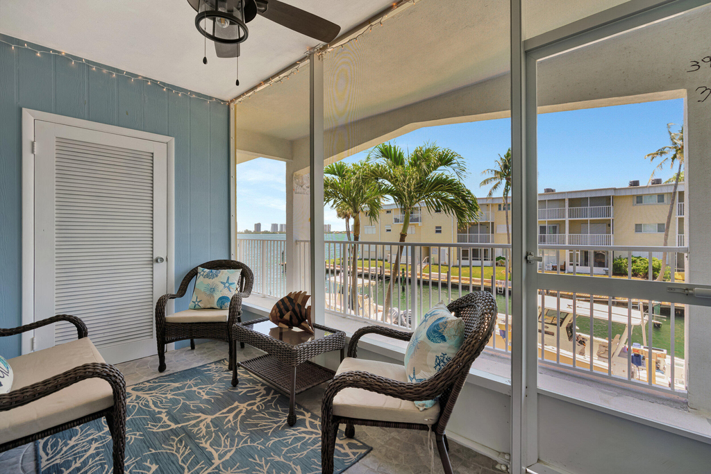 110 Shore Court - Photo 0