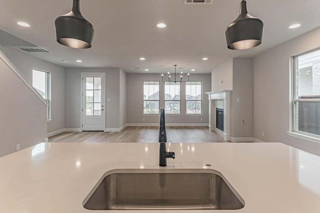 933 Carnation Drive - Photo 5
