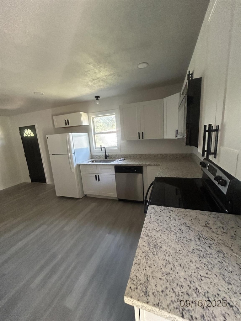 515 N Donna - Photo 4