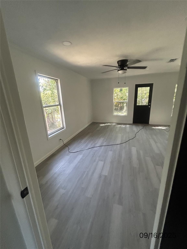 515 N Donna - Photo 5