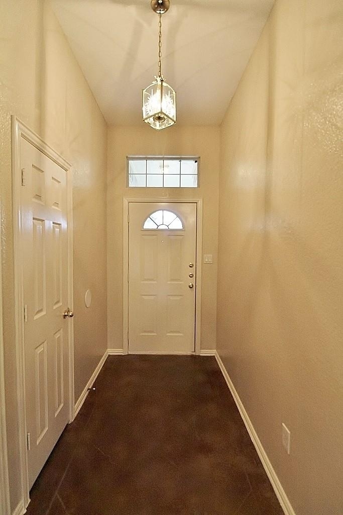 302 Aspen Court W - Photo 1