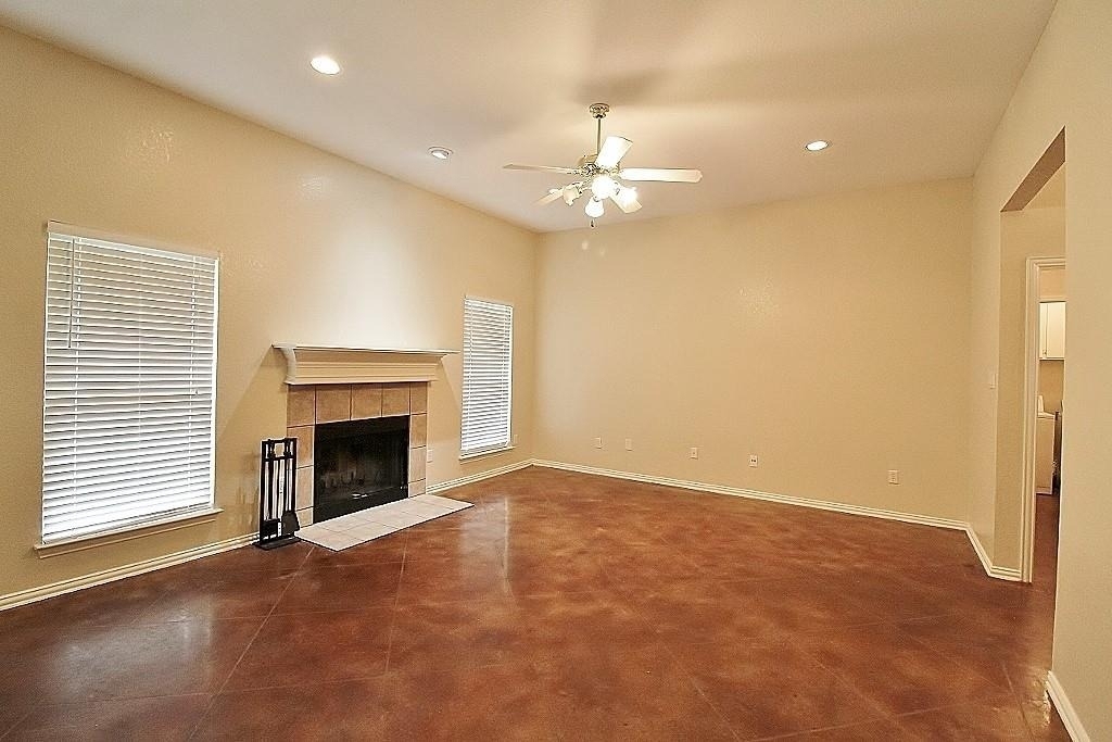 302 Aspen Court W - Photo 3