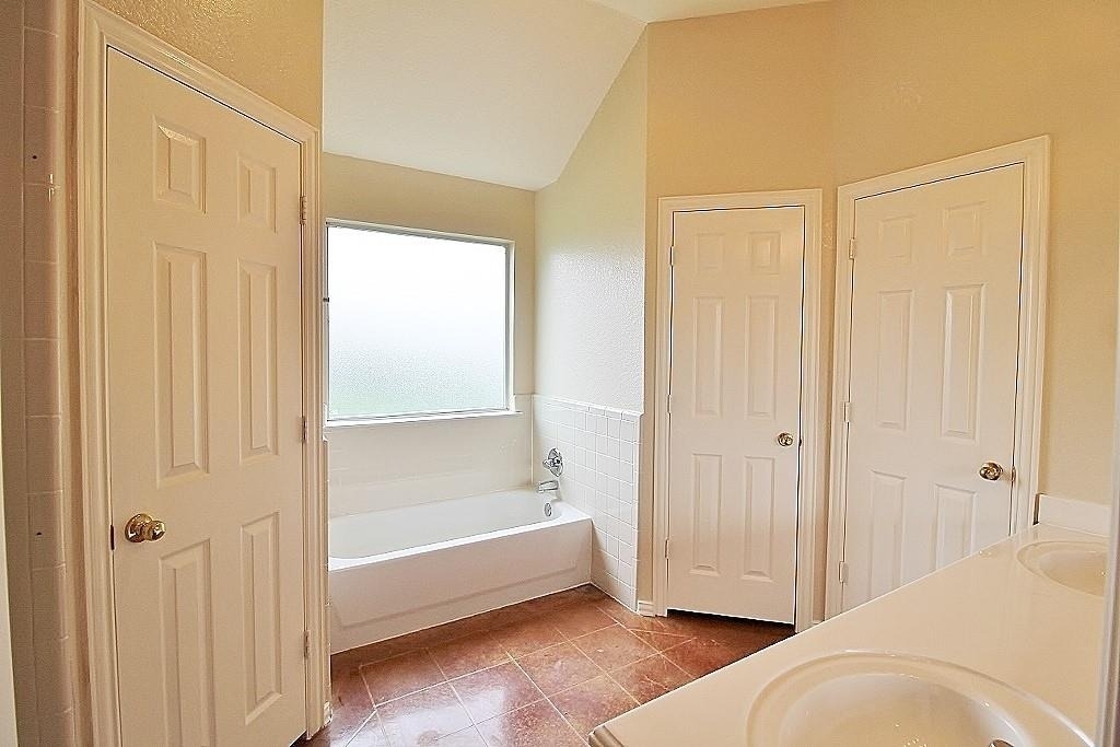 302 Aspen Court W - Photo 11