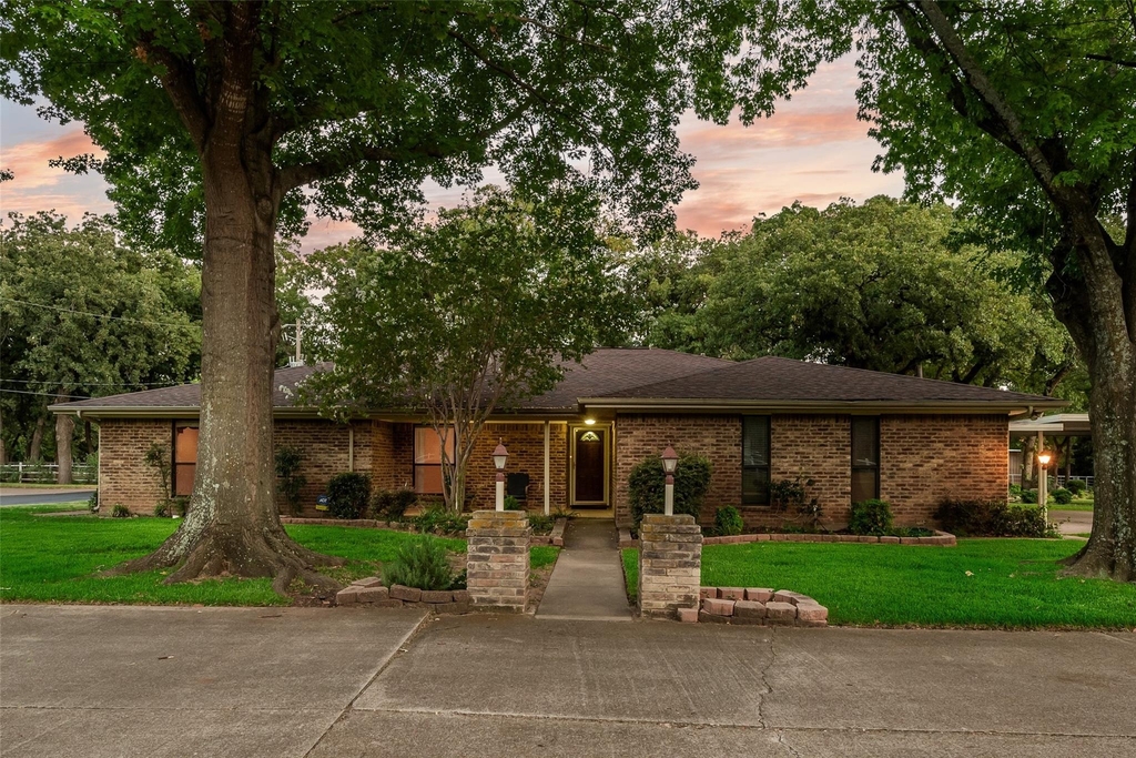 763 Moore Road - Photo 4