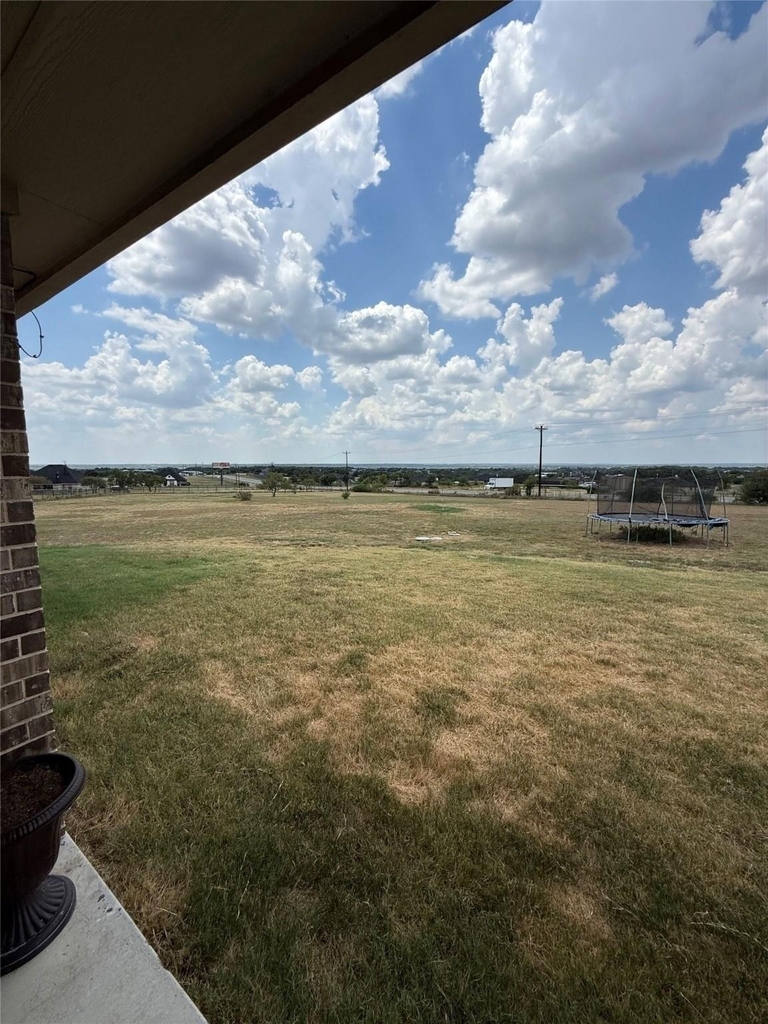 1013 Sky Court - Photo 34