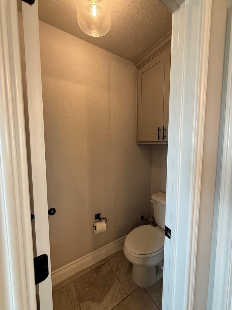1013 Sky Court - Photo 28